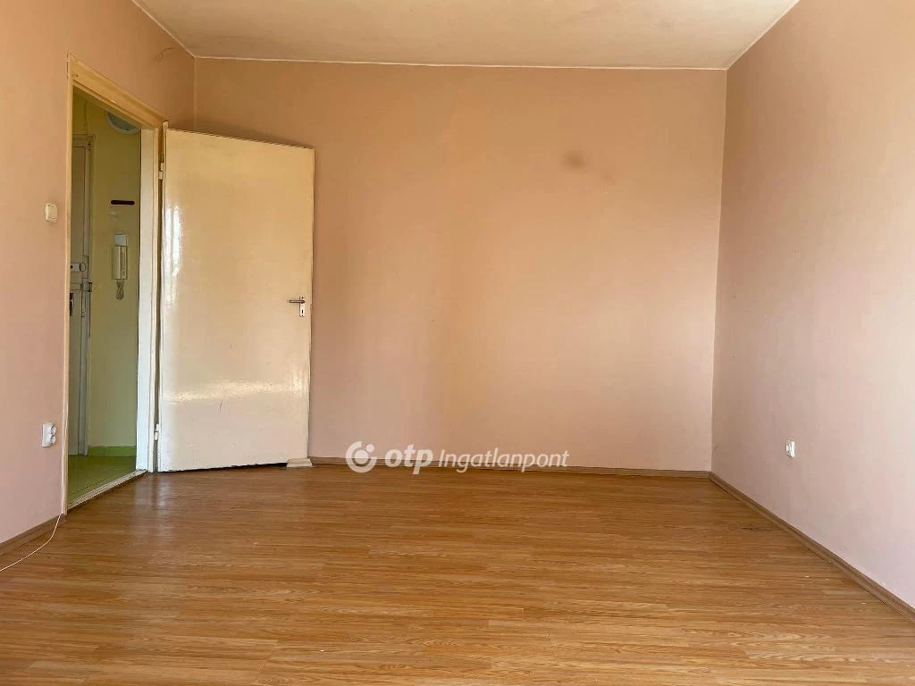 For sale panel flat, Miskolc