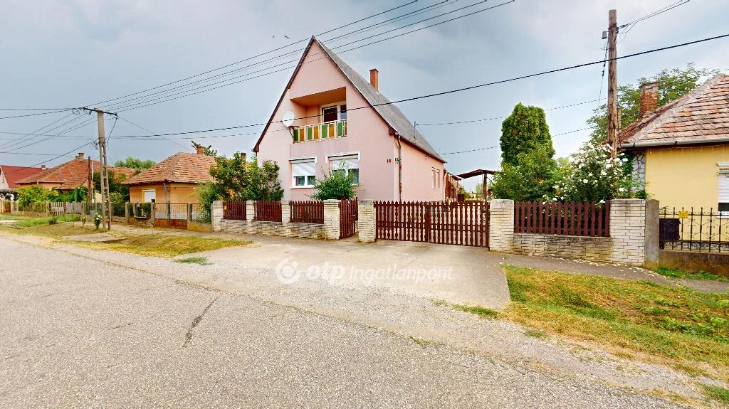 For sale house, Aszaló