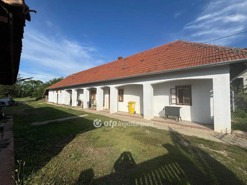 For sale house, Szirmabesenyő