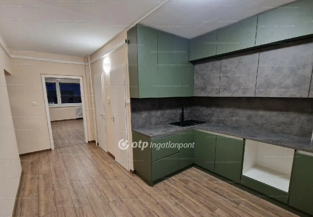 For sale panel flat, Miskolc