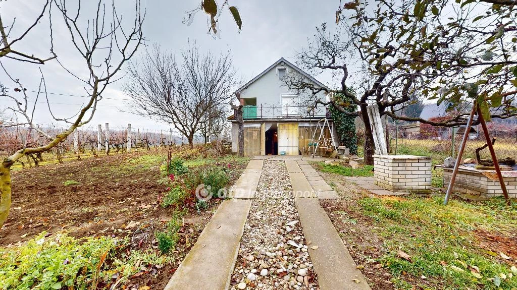 For sale house with a garden, Szirmabesenyő