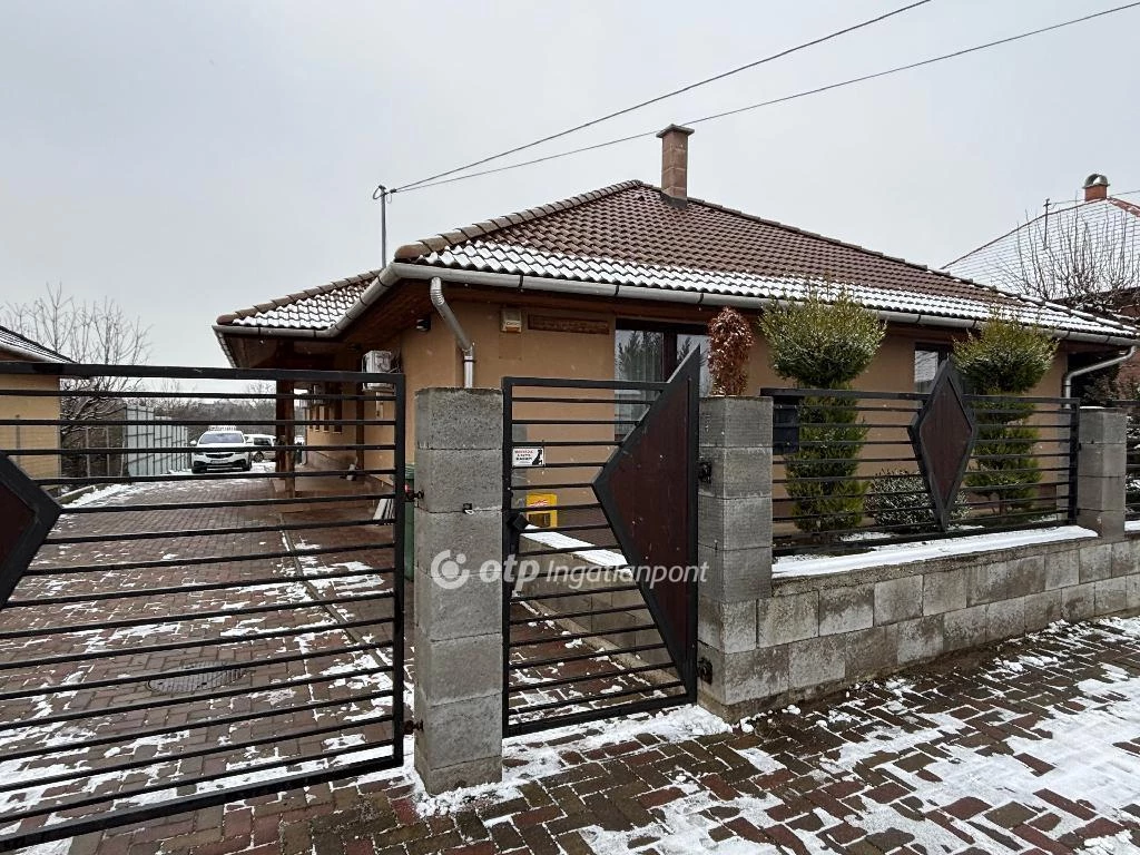 For sale house, Onga, Petrovics utca