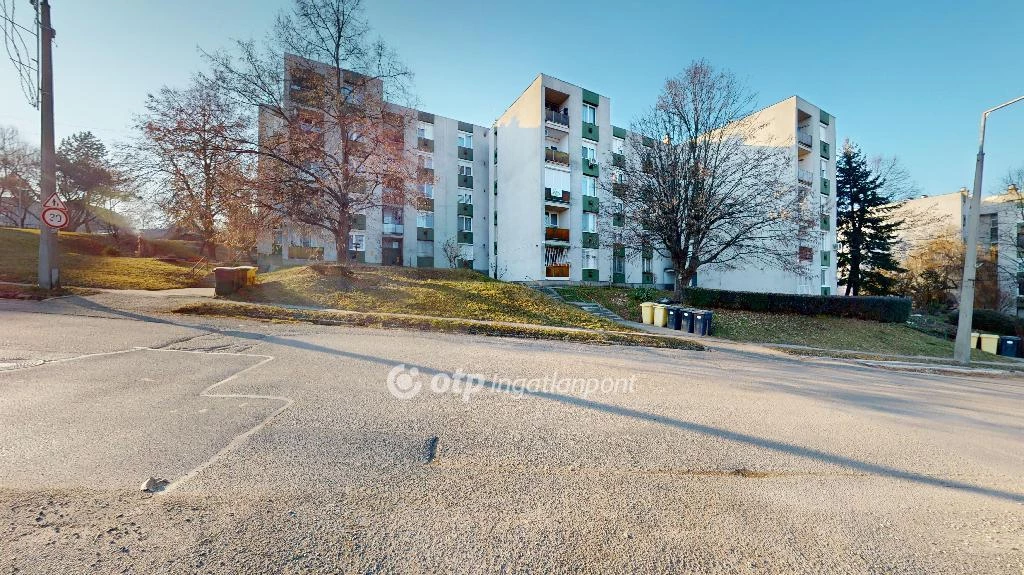 For sale brick flat, Miskolc, Komlóstető