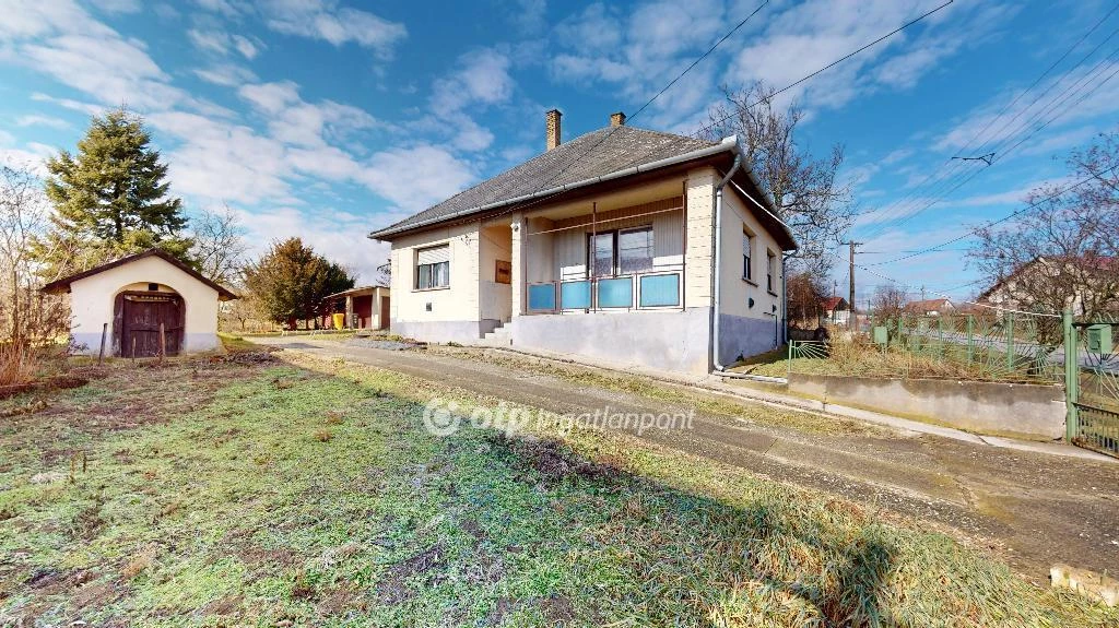 For sale house, Forró