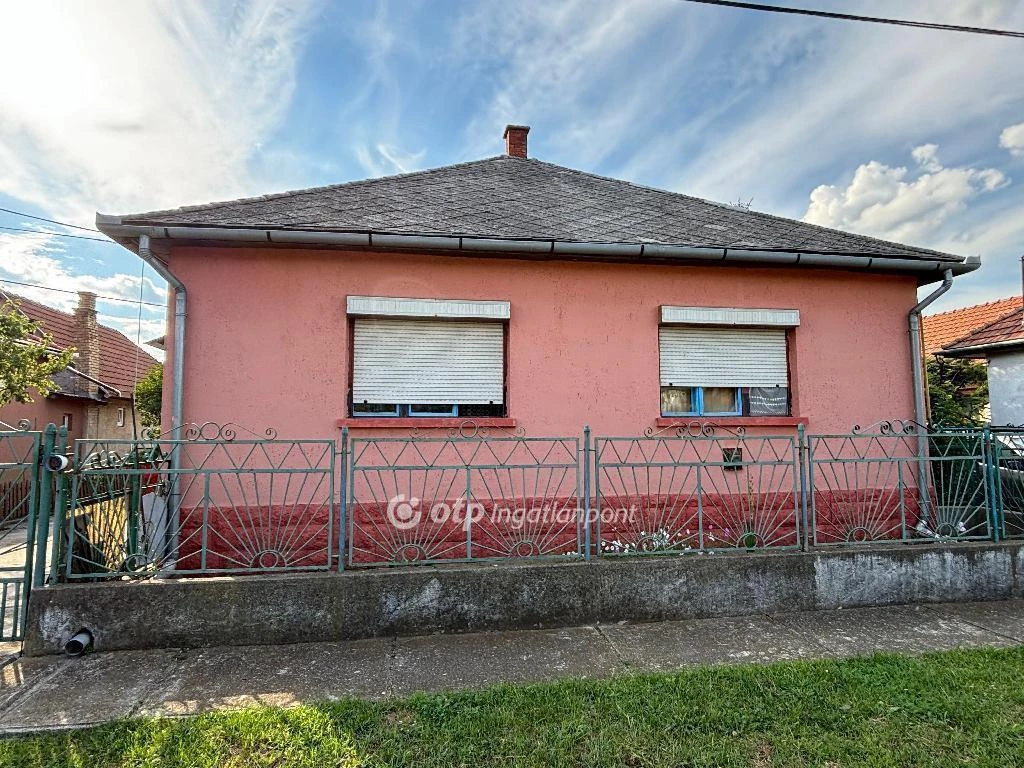 Eladó Ház, Szikszó