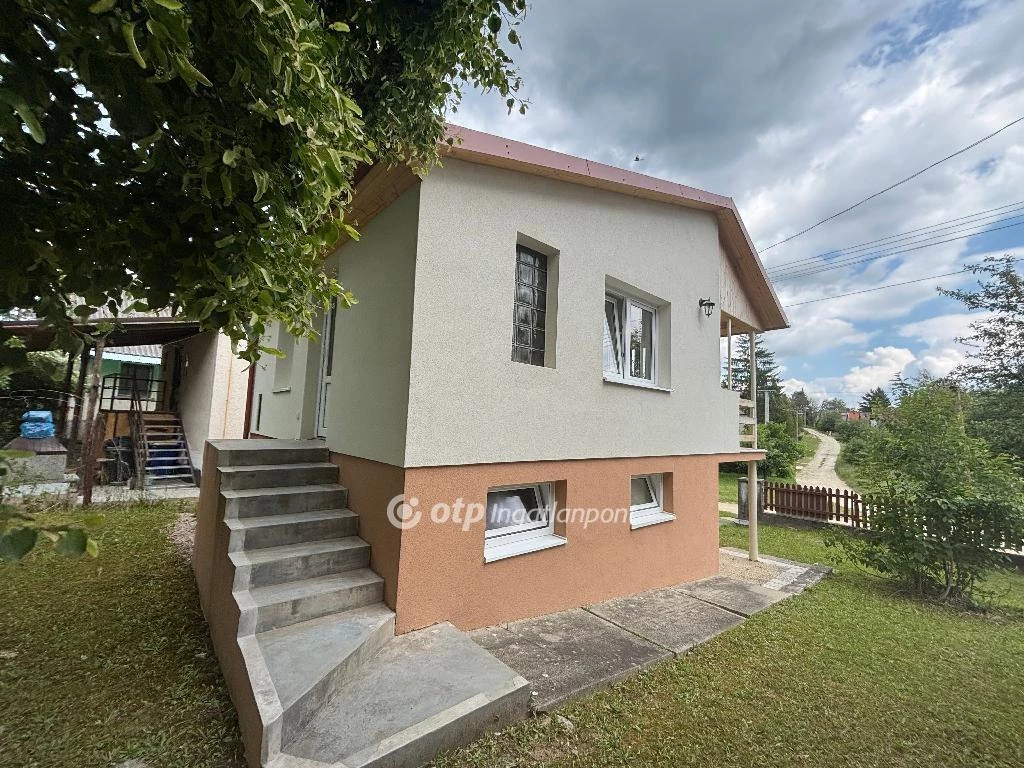 Eladó Ház, Szalonna