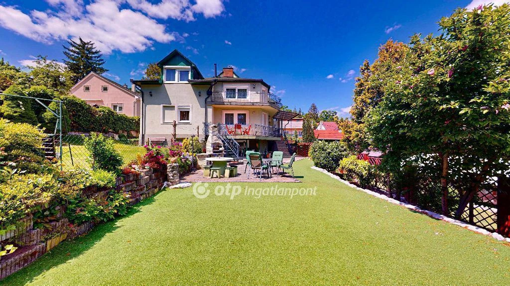 Miskolctapolca, 338 nm-es, 6 szobás családi ház!