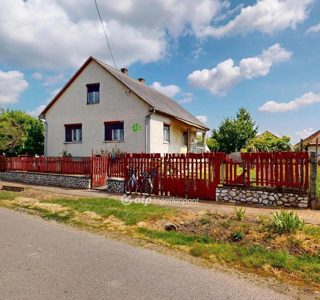 Eladó Ház, Aszaló