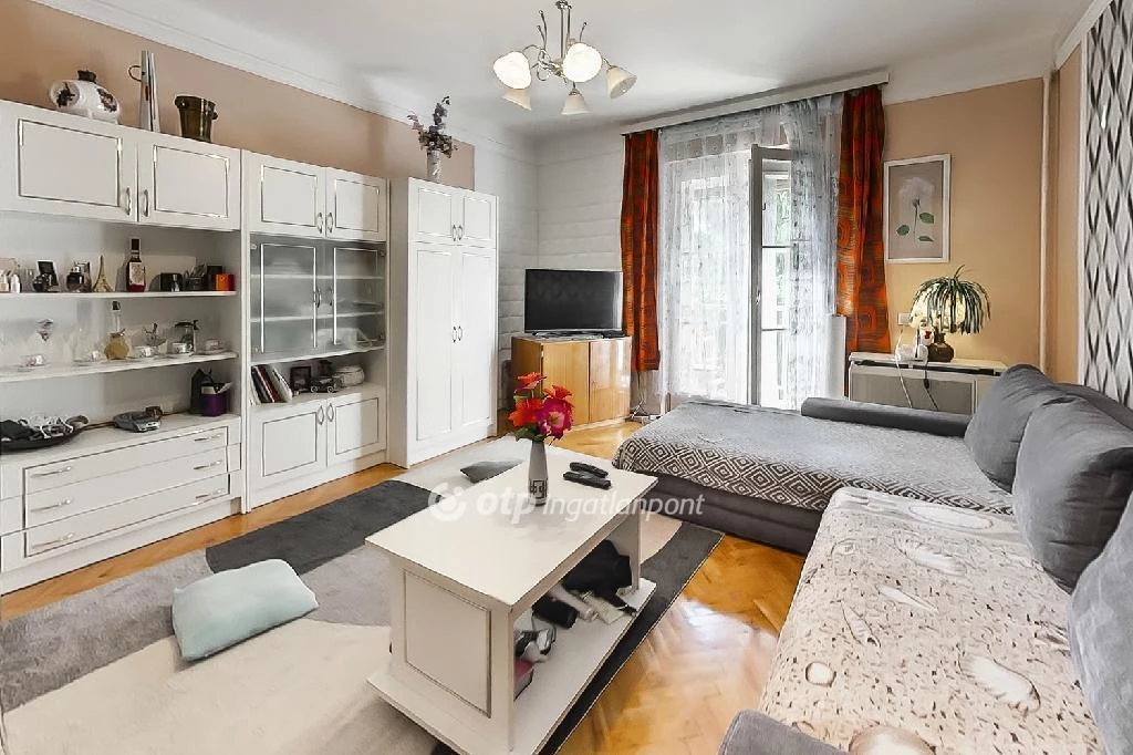 c3-1-name c2-19-name, Miskolc