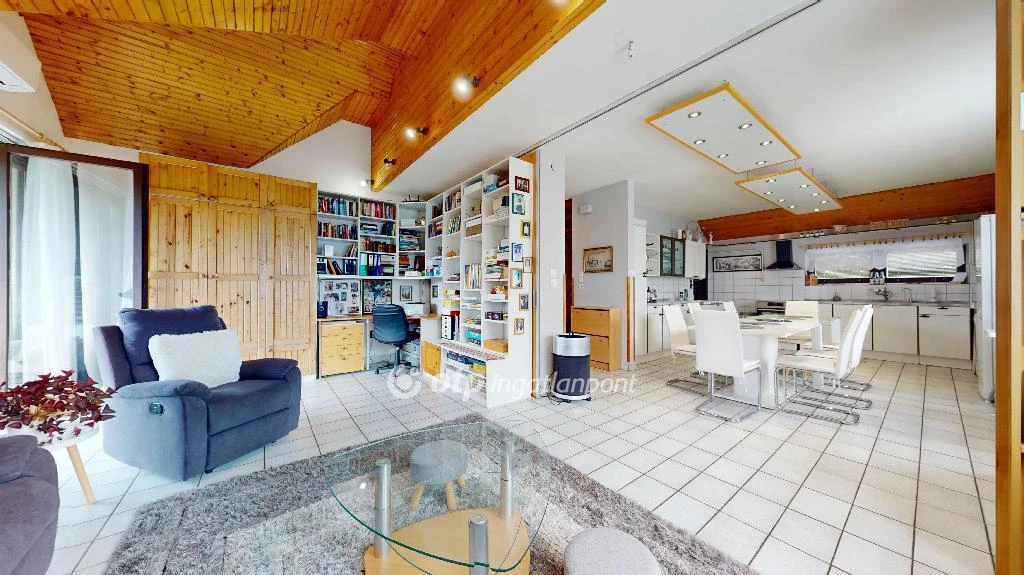 Miskolctapolcán 3 lakrészes panorámás családi ház eladó!