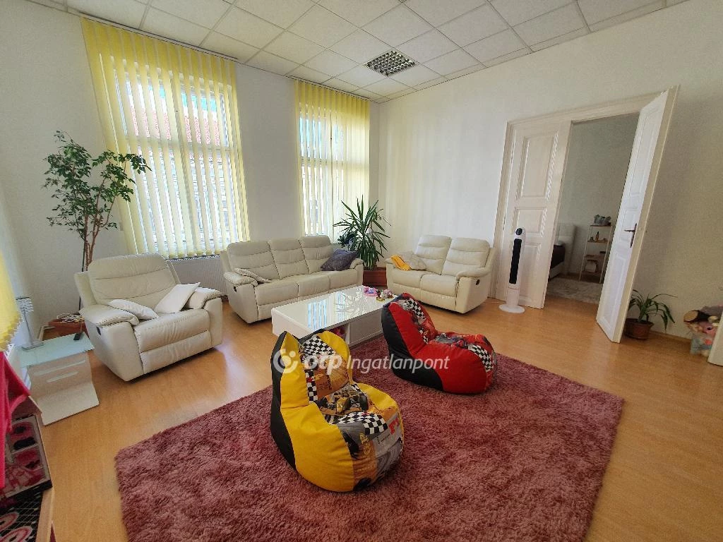 Miskolc, Széchenyi utca, 141 nm-es lakás eladó!