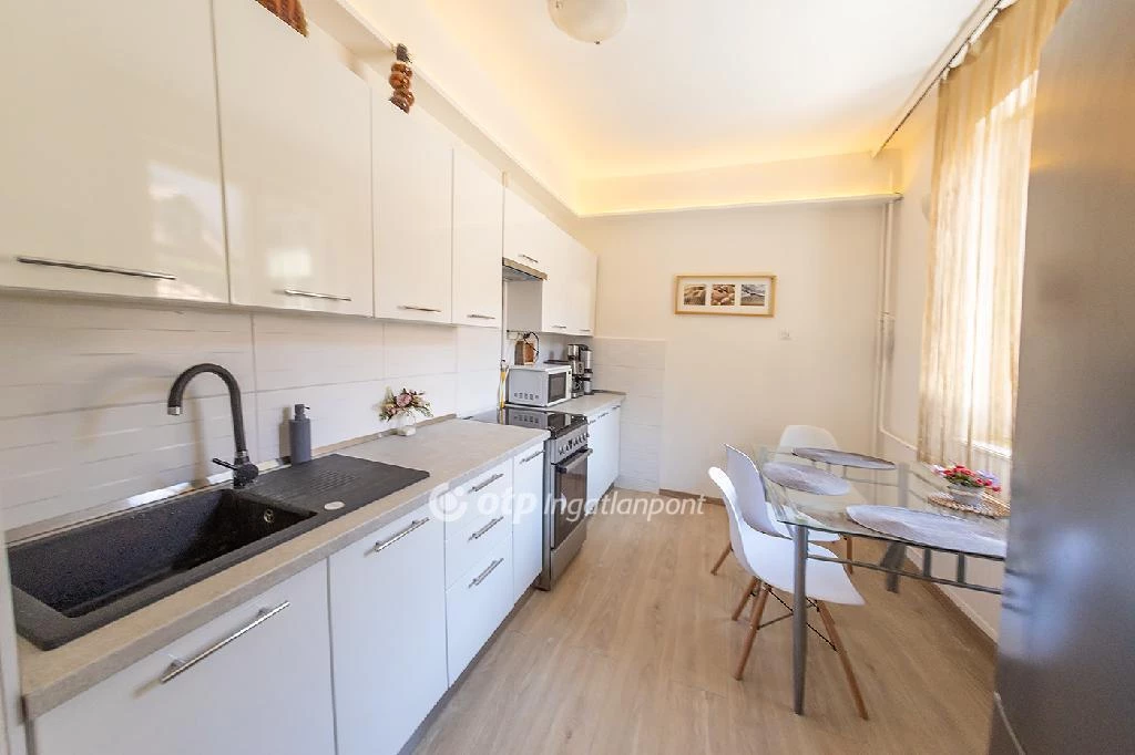 c3-1-name c2-19-name, Miskolc