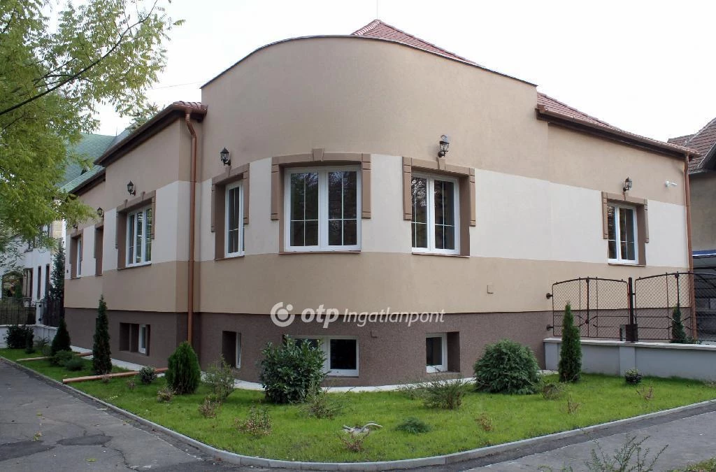 Eladó Szálloda, Miskolc