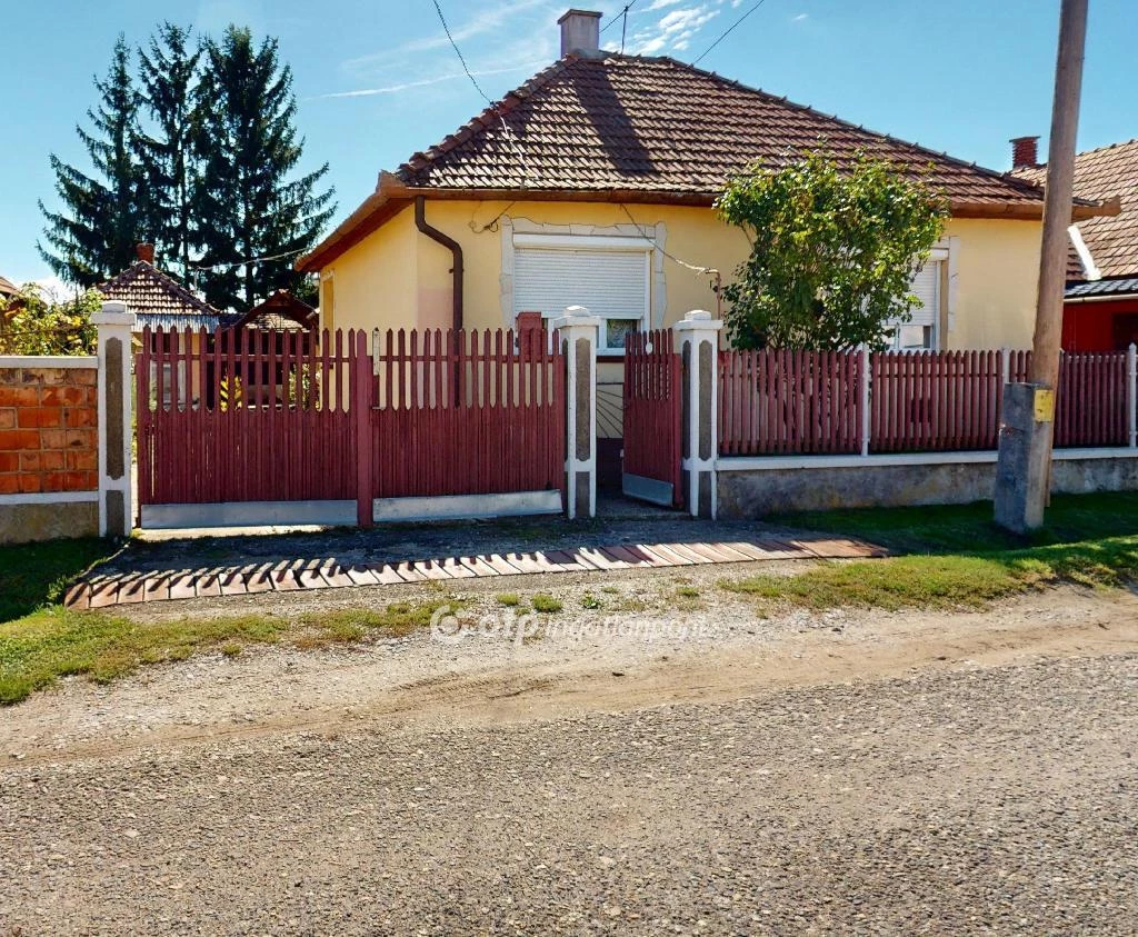 Eladó családi ház, Szendrő, FALUSI CSOK