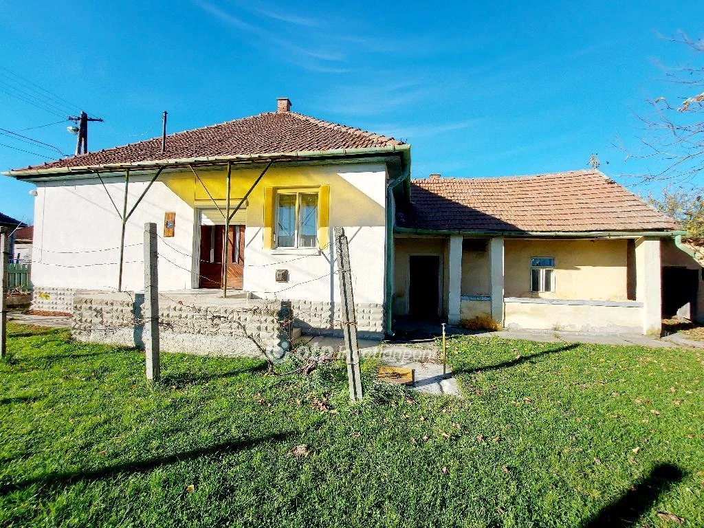 c3-1-name c2-1-name, Nyékládháza