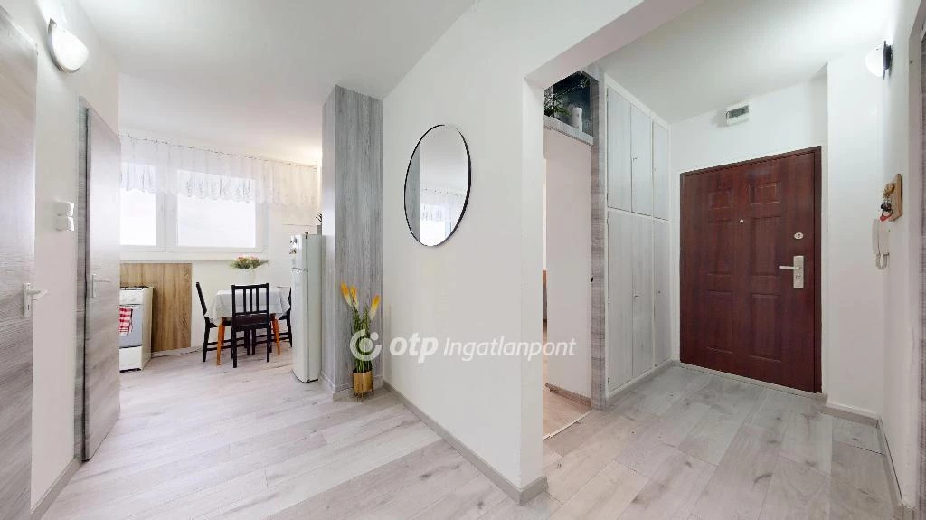 Eladó Lakás, Tiszaújváros