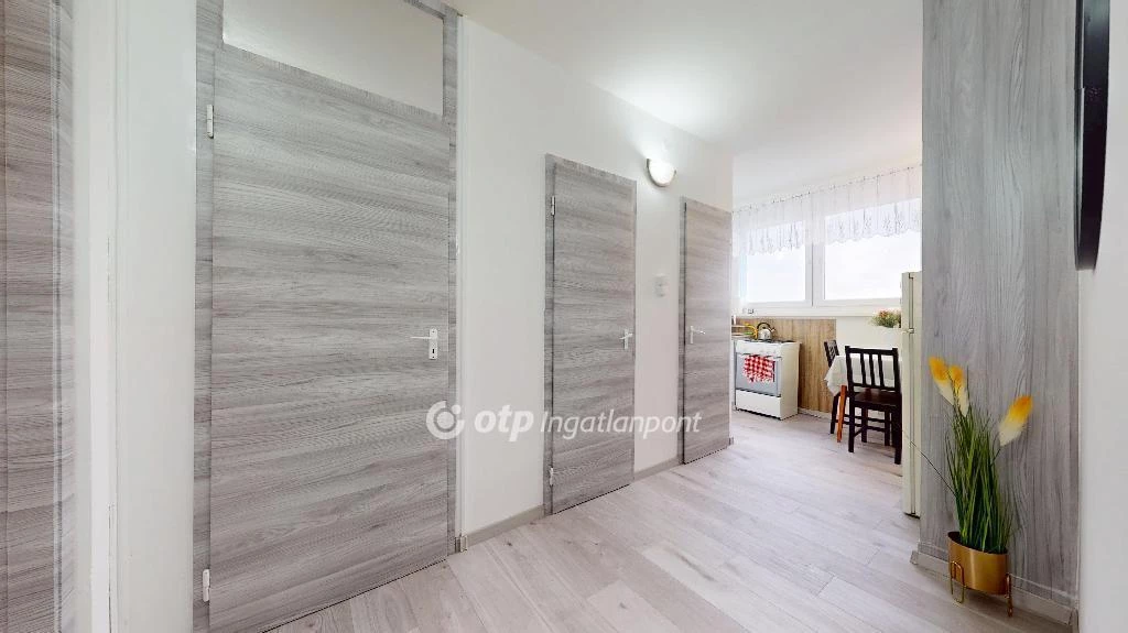 Eladó Lakás, Tiszaújváros