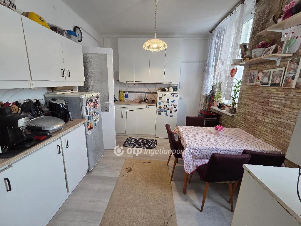 c3-1-name c2-23-name, Miskolc