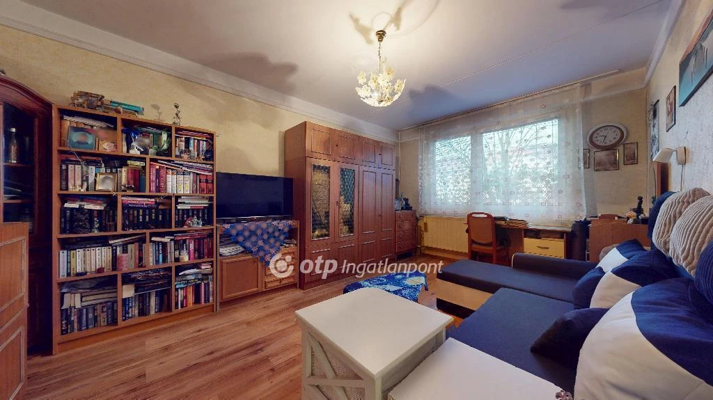 Miskolc, Szentpéteri kapu, 35 nm-es, 1 + 1 szobás lakás!