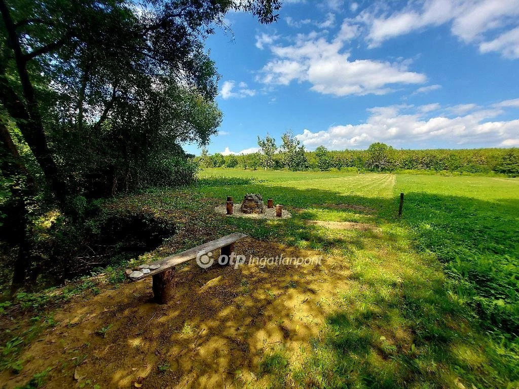 Eladó Telek, Bózsva