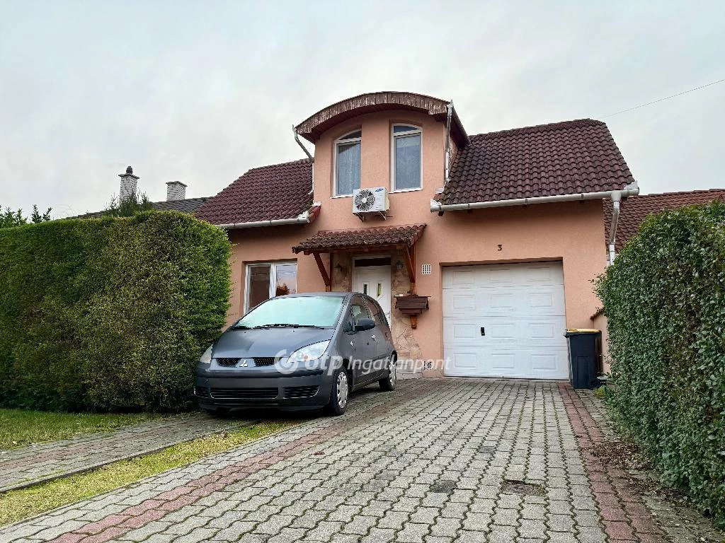 Eladó Ház, Tiszaújváros