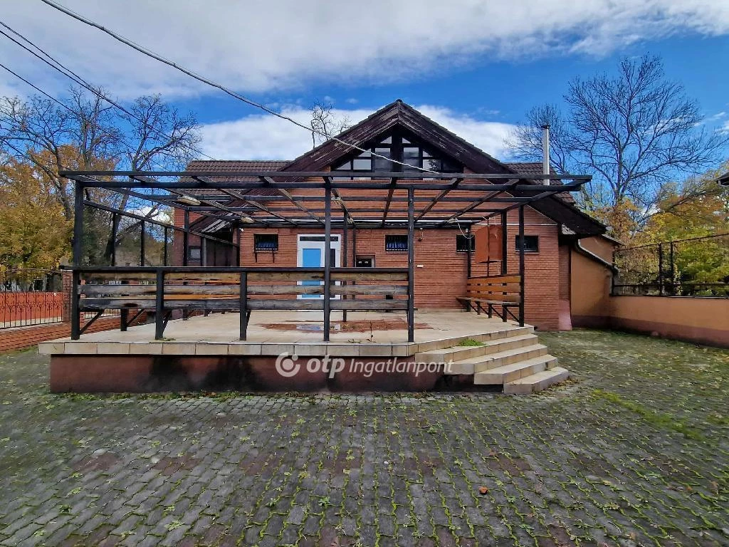 Eladó 170m2-es 4 szobás Ház - Miskolc Vasgyár