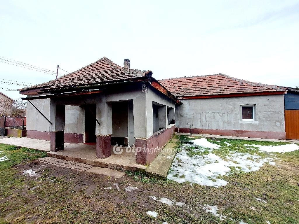 Eladó Ház, Aszaló