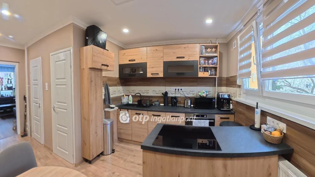 Eladó Lakás, Tiszaújváros