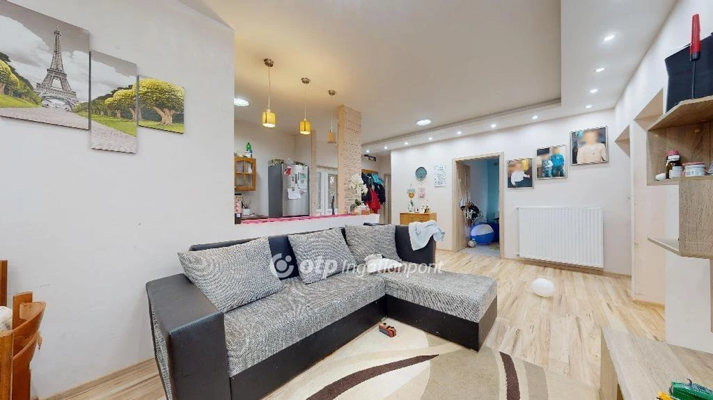 Eladó Ház, Csobád