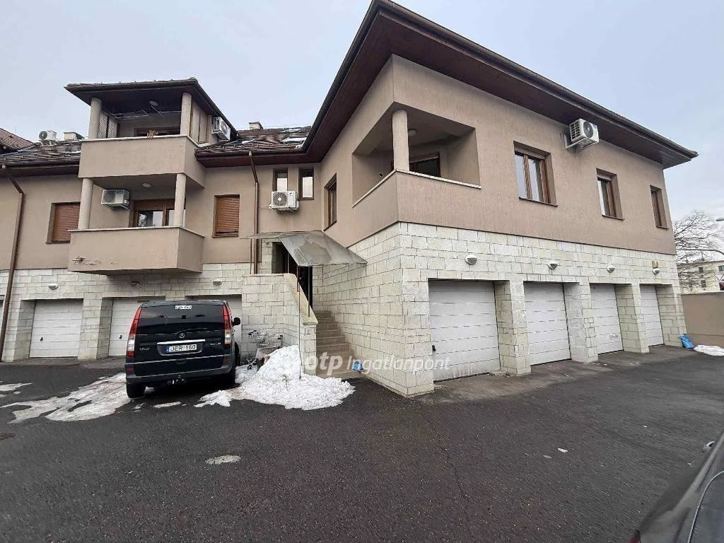 Eladó Lakás, Miskolc