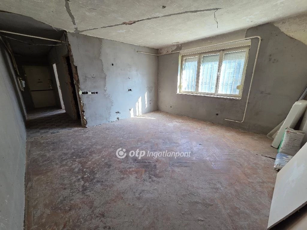 Eladó Lakás, Miskolc