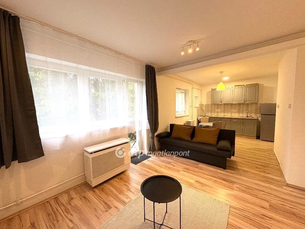 Miskolc, Selyemrét, 36 nm-es, teljeskörűen felújított lakás!