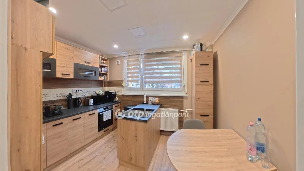 Eladó Lakás, Tiszaújváros