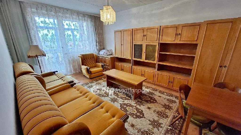 c3-1-name c2-20-name, Kazincbarcika, Egressy Béni út