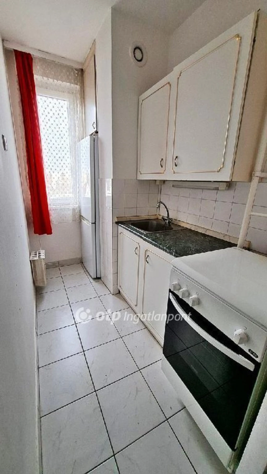 Kazincbarcika, 37 nm-es, 1,5 szobás erkélyes lakás!