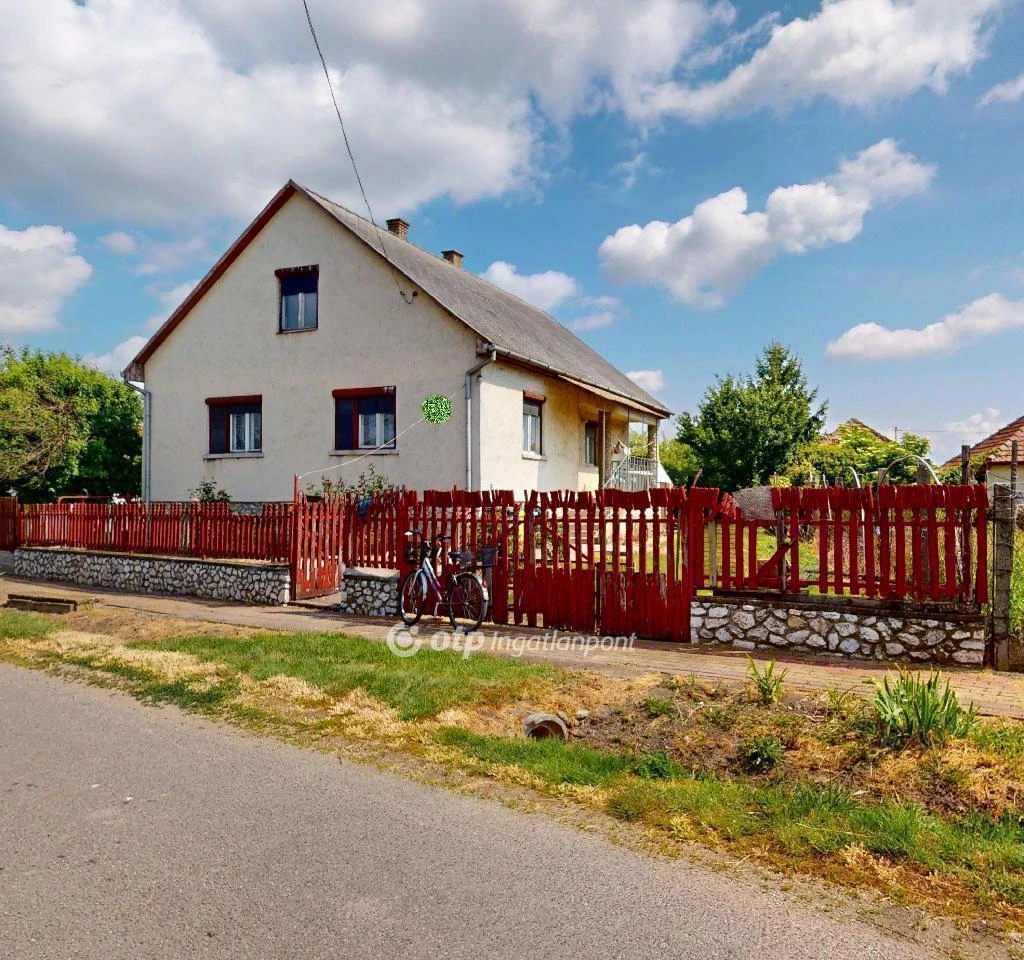 c3-1-name c2-1-name, Aszaló