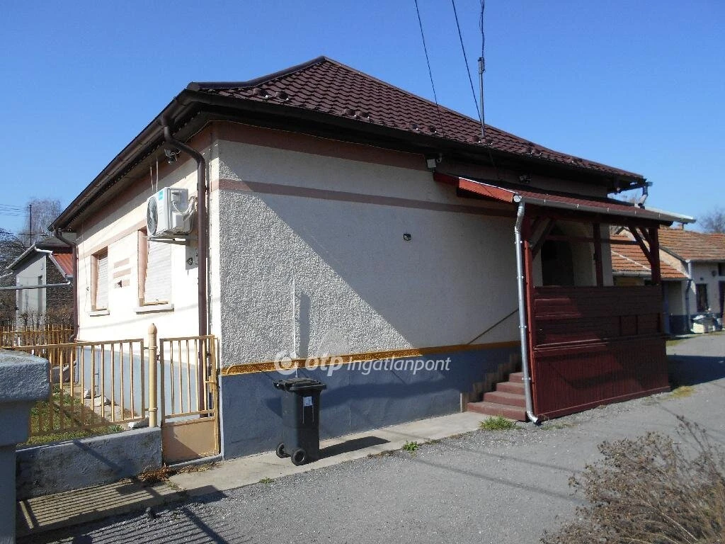 Eladó ház garázzsal, Putnok