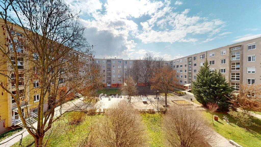 Eladó nagyerkélyes lakás, Kazincbarcika