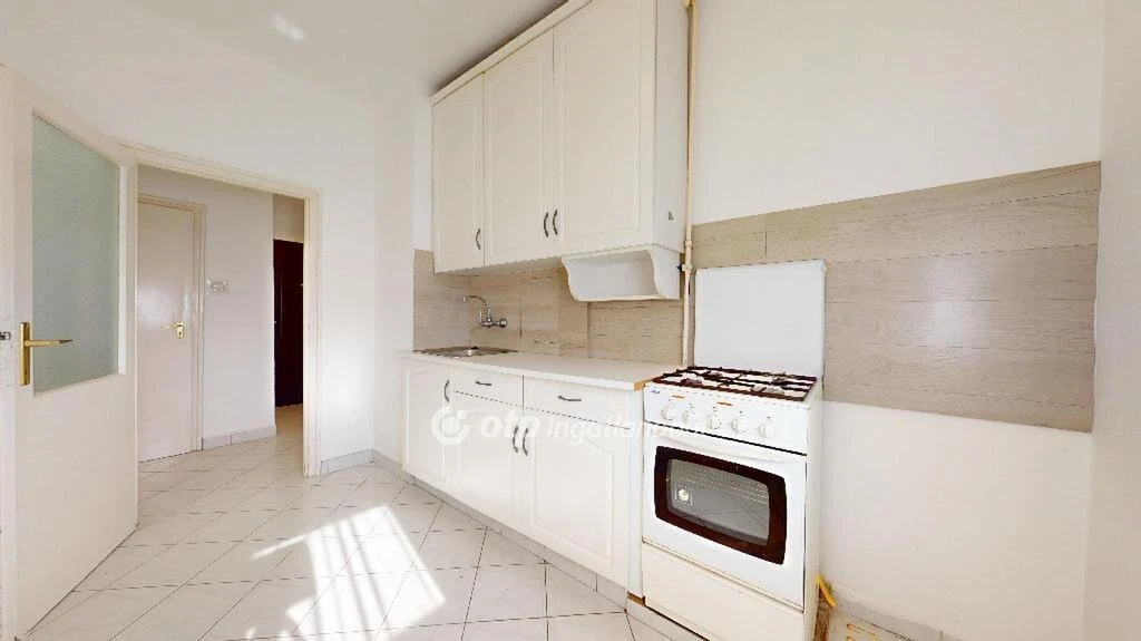 Eladó Lakás, Tiszaújváros