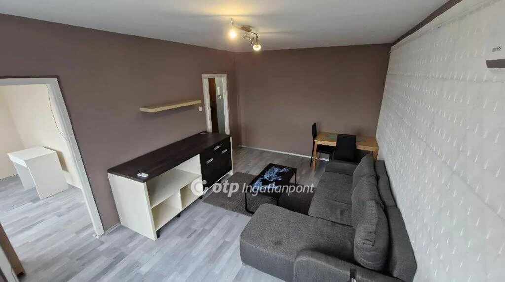 c3-1-name c2-20-name, Miskolc, Avas