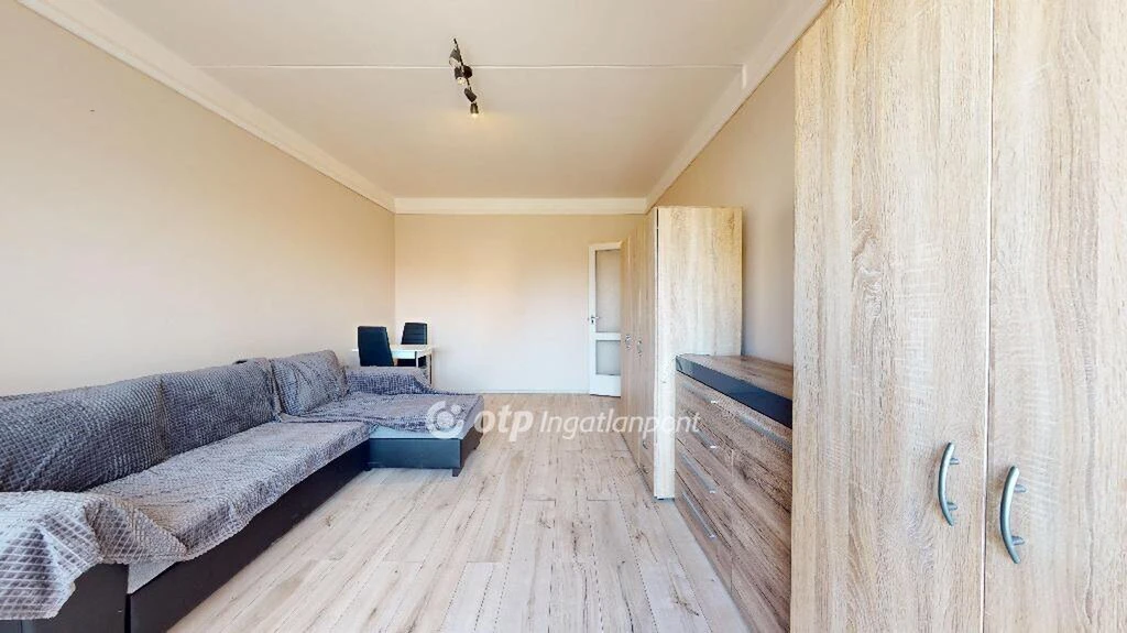 c3-1-name c2-20-name, Miskolc, Avas