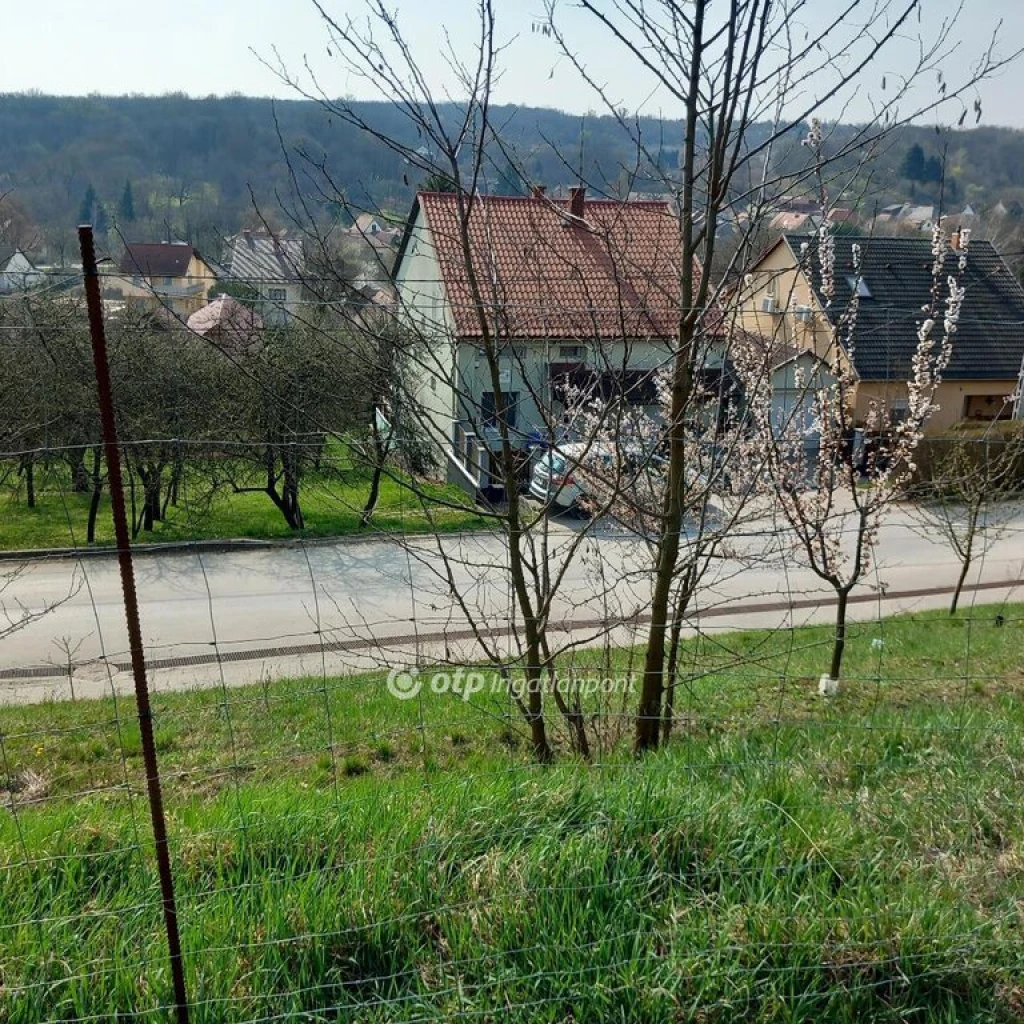c3-1-name c2-50-name, Miskolc, Görömböly