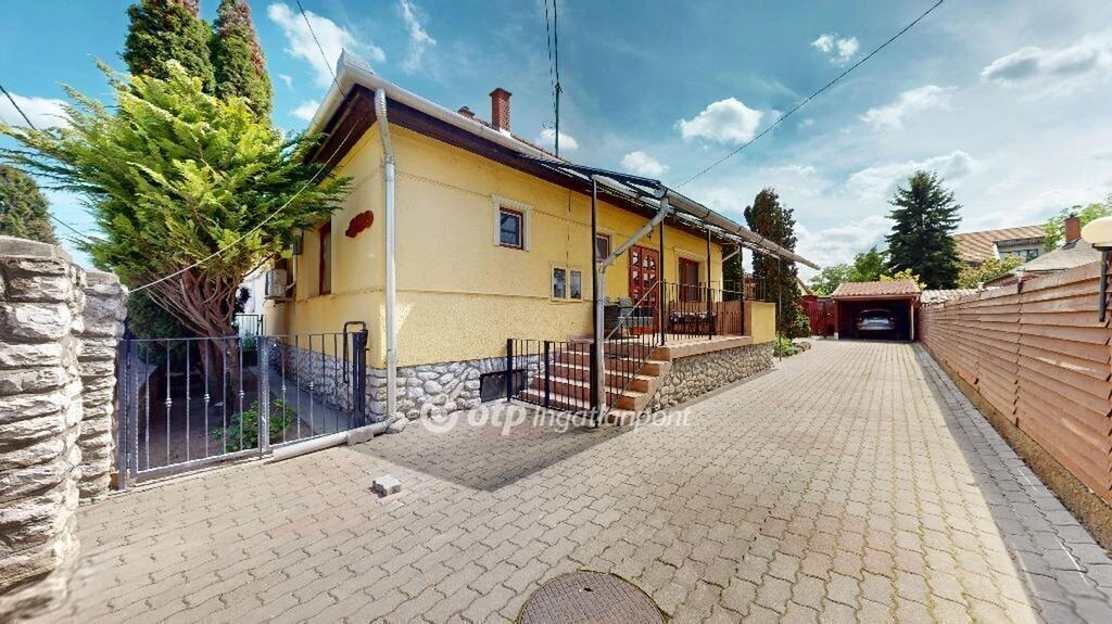 Eladó 80 nm-es Ház, Miskolc Martin-kertváros