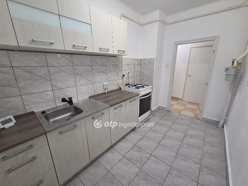 c3-1-name c2-19-name, Miskolc