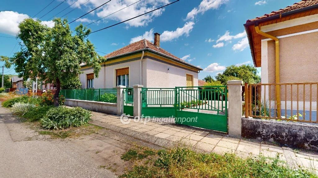 Eladó háromszobás ház garázzsal, Putnok