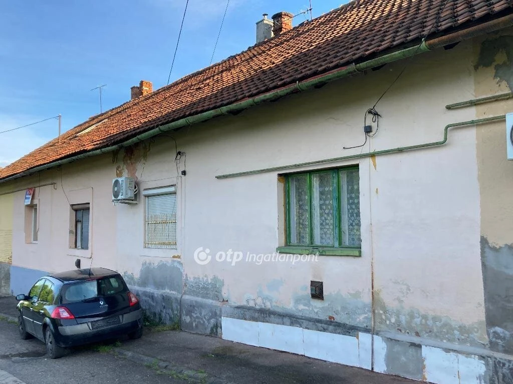 Eladó felújítandó kis ház - Miskolc, Pereces