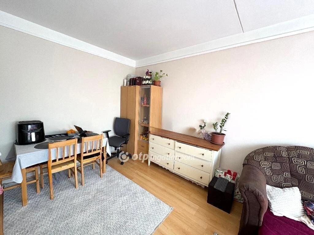 Eladó 37 nm-es, 2 szobás erkélyes lakás - Miskolc, Vologda
