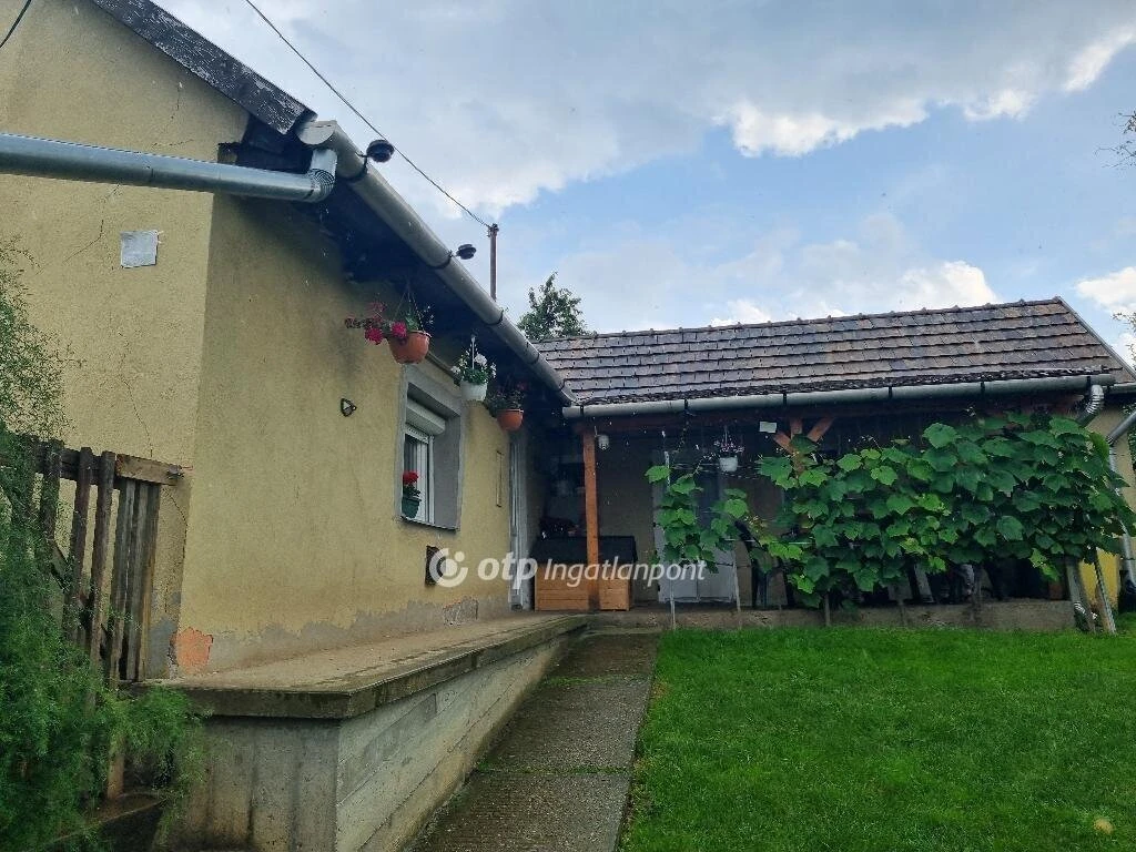 Eladó Ház, Mád