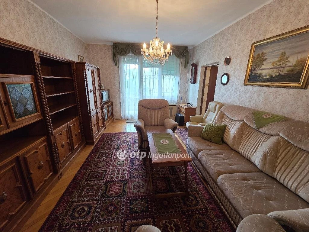 Miskolc, Szentpéteri kapu, 54 nm-es, 1 + 1 szobás lakás!