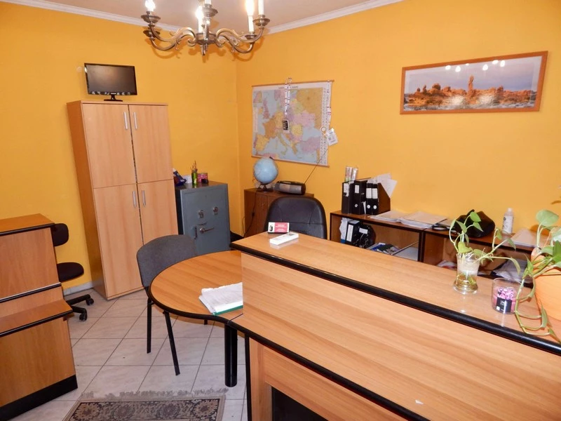 Eladó családi ház, Cegléd